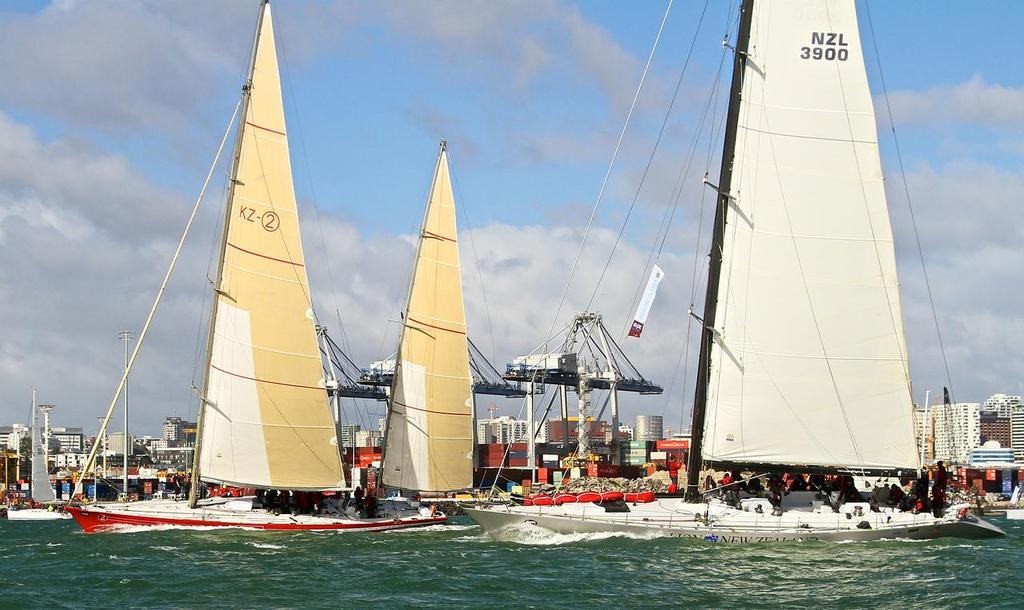 Start of PIC Coastal Classic - October 21, 2016 - Steinlager and Lion NZ head for the start © Richard Gladwell www.photosport.co.nz
